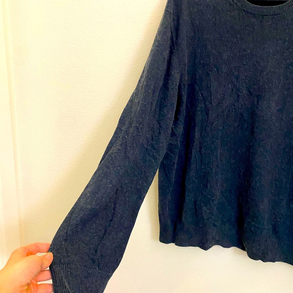 Vintage men’s j-crew navy crew sweater